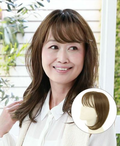プレミアム白髪隠しウィッグ(ふんわりロングタイプ) 品番【ST-010】 柔らかな印象をプラス 薄めふんわり前髪 着用イメージ1 カラー：G4Aグラデーションブラウン