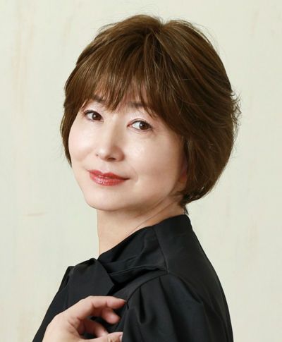 PRISILA BEAUTE総手植えオールウィッグ(人毛ミックス)【シャープネスショート】 品番BA-101耐熱 着用イメージ11 カラー ZMB：人毛ミックスマロンブラウン