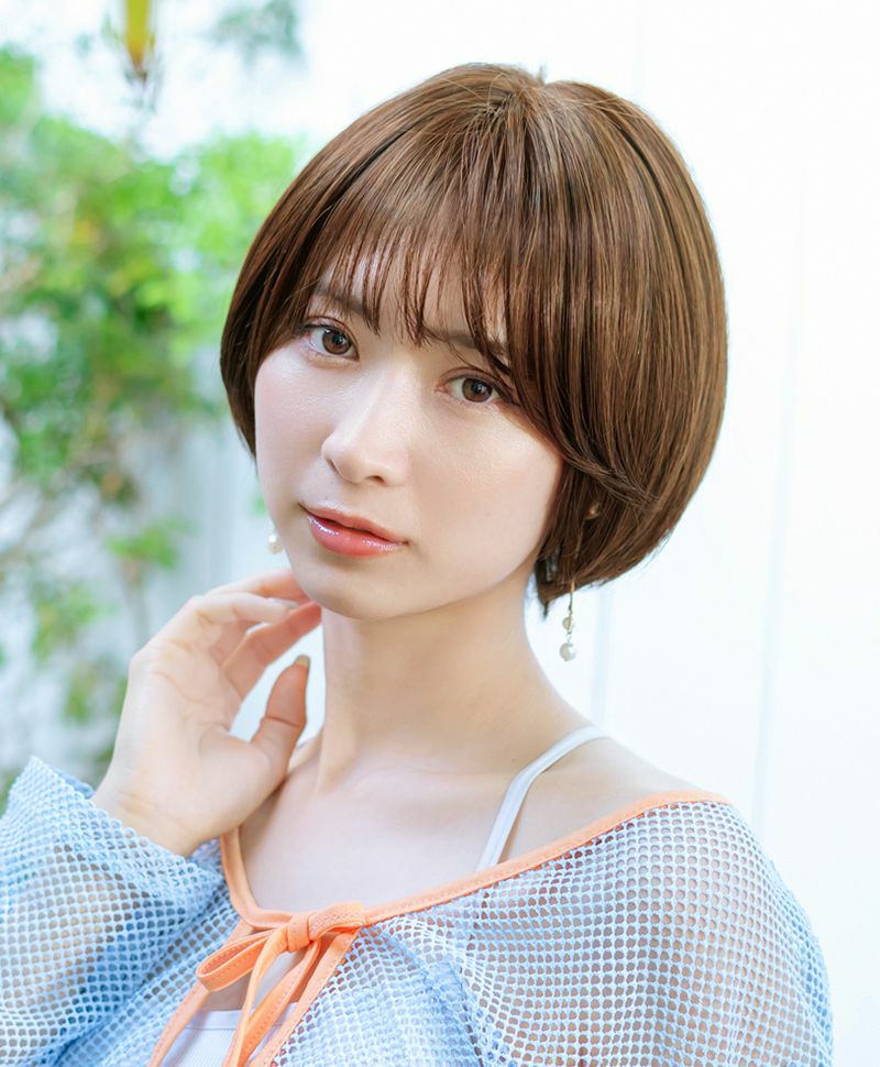 【公式サイト限定】PRISILA Limi手植えオールウィッグ(人毛ミックス)【アプリコットショート】品番/LA-002　カラー/ZMB:人毛ミックスマロンブラウン　着用イメージ1