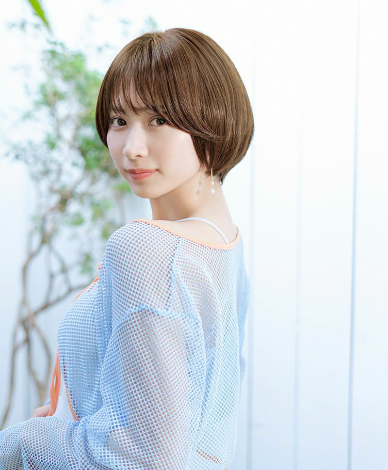 【公式サイト限定】PRISILA Limi手植えオールウィッグ(人毛ミックス)【アプリコットショート】品番/LA-002　カラー/ZMB:人毛ミックスマロンブラウン　着用イメージ4