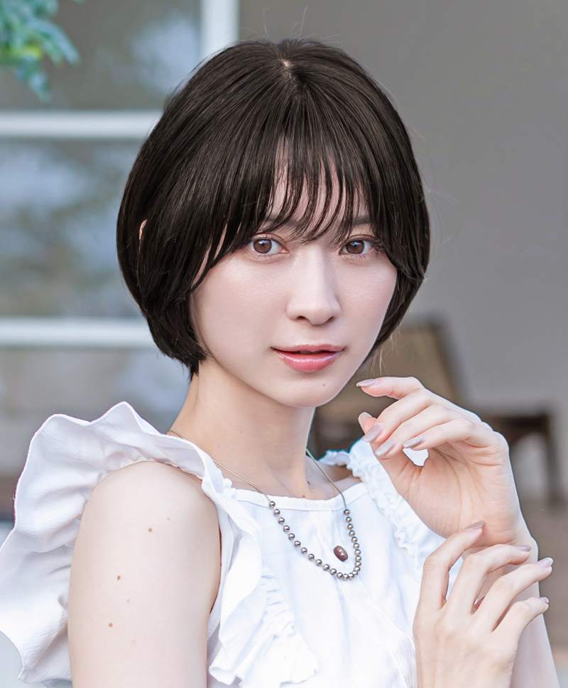 【公式サイト限定】PRISILA Limi手植えオールウィッグ(人毛ミックス)【アプリコットショート】品番/LA-002　カラー/ZNC:人毛ミックスナチュラルカラー　着用イメージ7