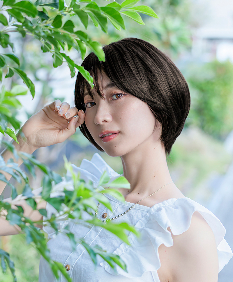 【公式サイト限定】PRISILA Limi手植えオールウィッグ(人毛ミックス)【アプリコットショート】品番/LA-002　カラー/ZNB:人毛ミックスナチュラルブラウン　着用イメージ11