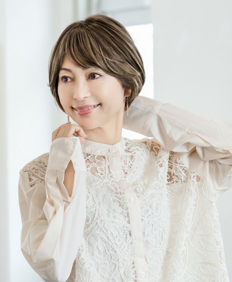 【公式サイト限定】PRISILA Limi手植えオールウィッグ(人毛ミックス)【アプリコットショート】品番/LA-002　マネキン着用カラーチャート画像