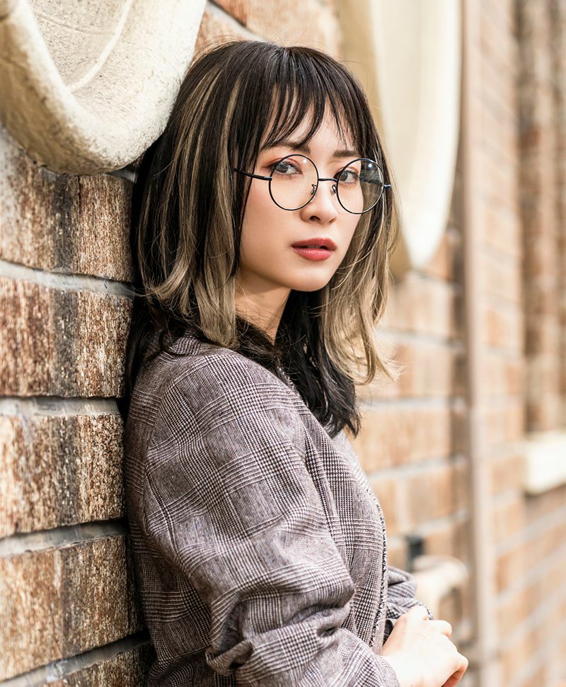 【公式サイト限定】PRISILA Limi手植えオールウィッグ(人毛ミックス)【フラネレイヤーミディ】品番/LA-004　カラー/ZHM:人毛ミックスハイメッシュ　着用イメージ6